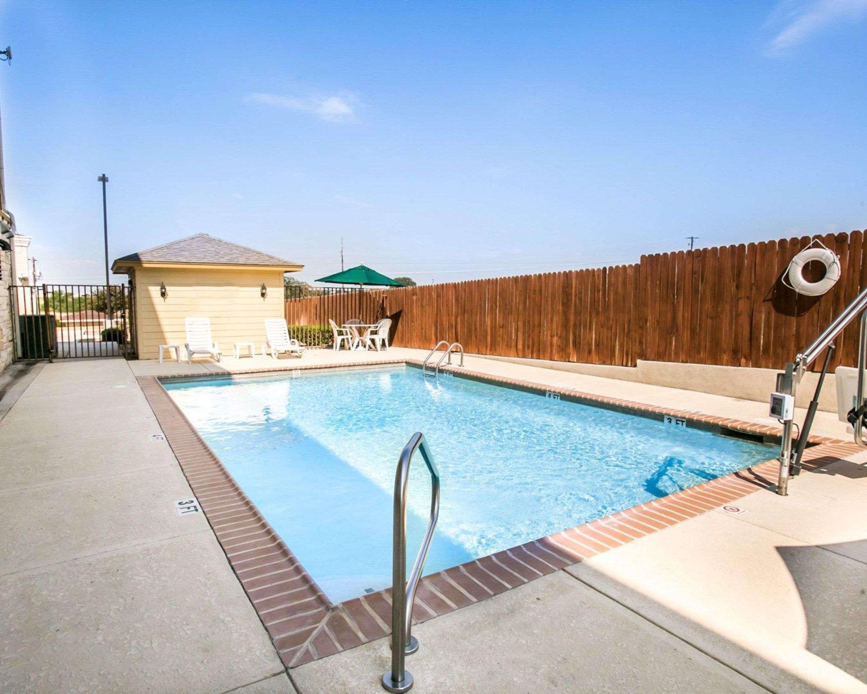 Sleep Inn & Suites Gonzales Near Palmetto State Park Buitenkant foto