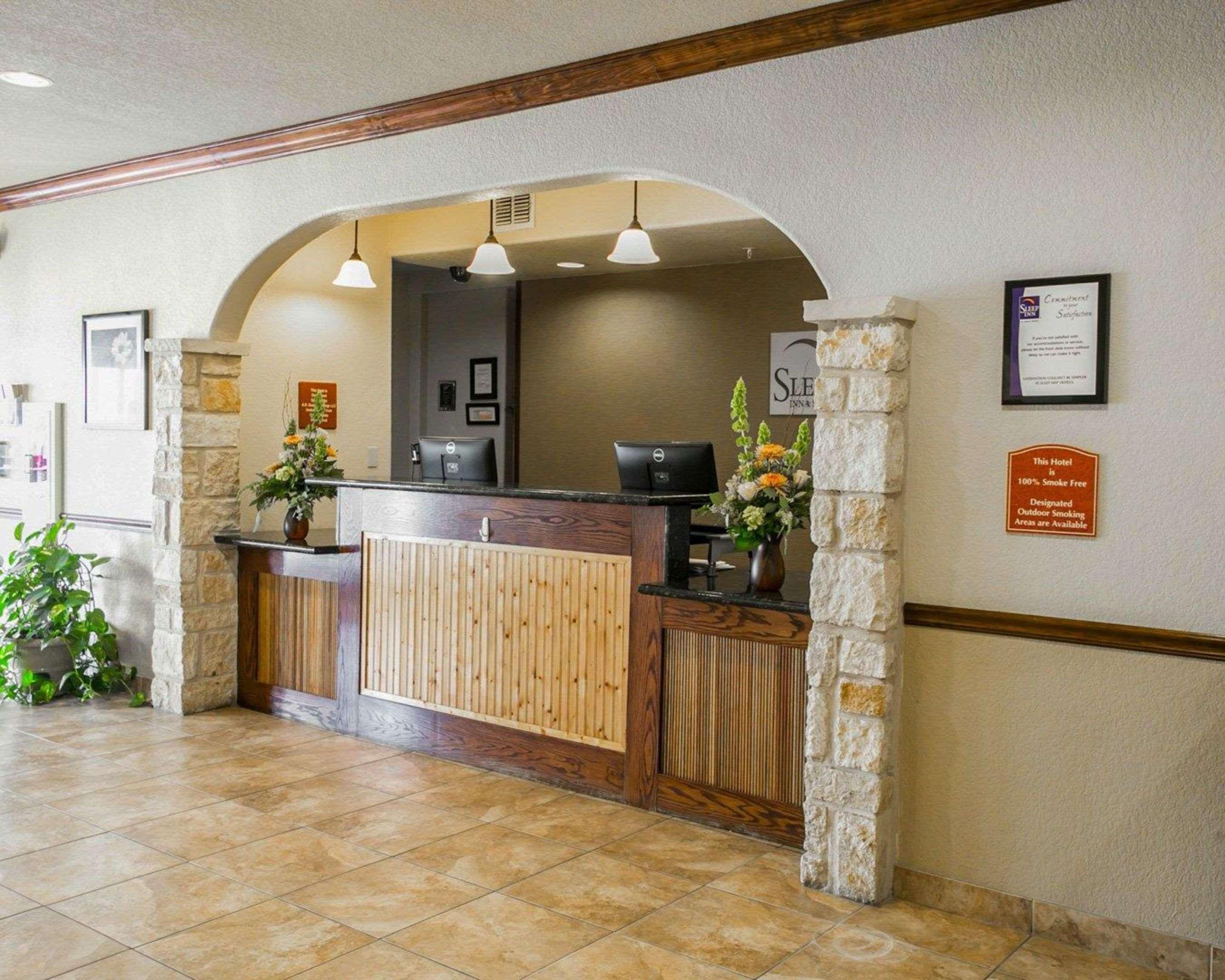 Sleep Inn & Suites Gonzales Near Palmetto State Park Buitenkant foto