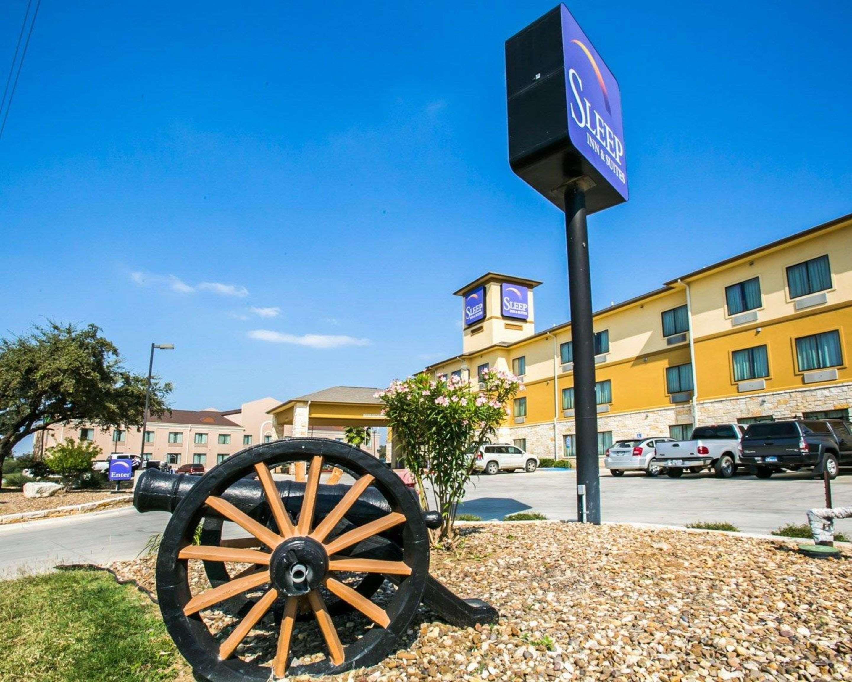 Sleep Inn & Suites Gonzales Near Palmetto State Park Buitenkant foto